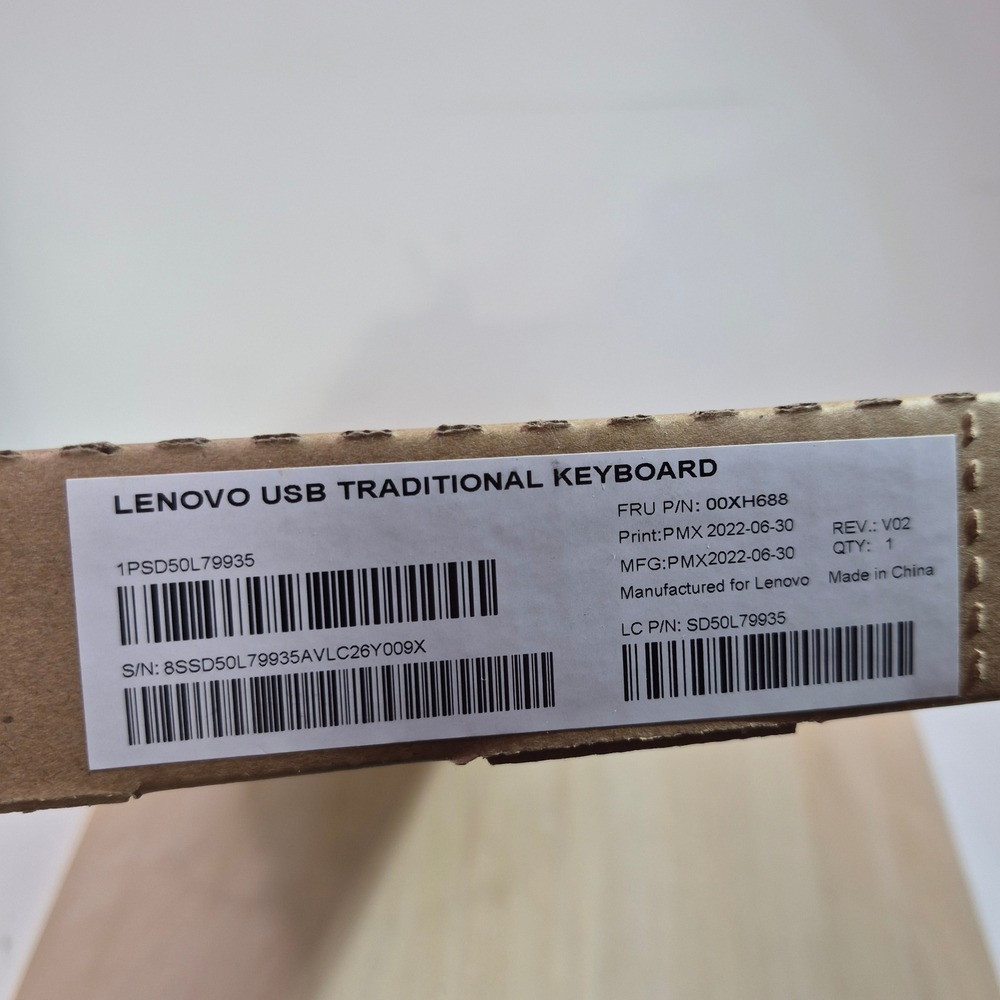 Lenovo USB Traditional Keyboard Black Wired 00XH688 SD50L79935 New - Picture 7 of 7